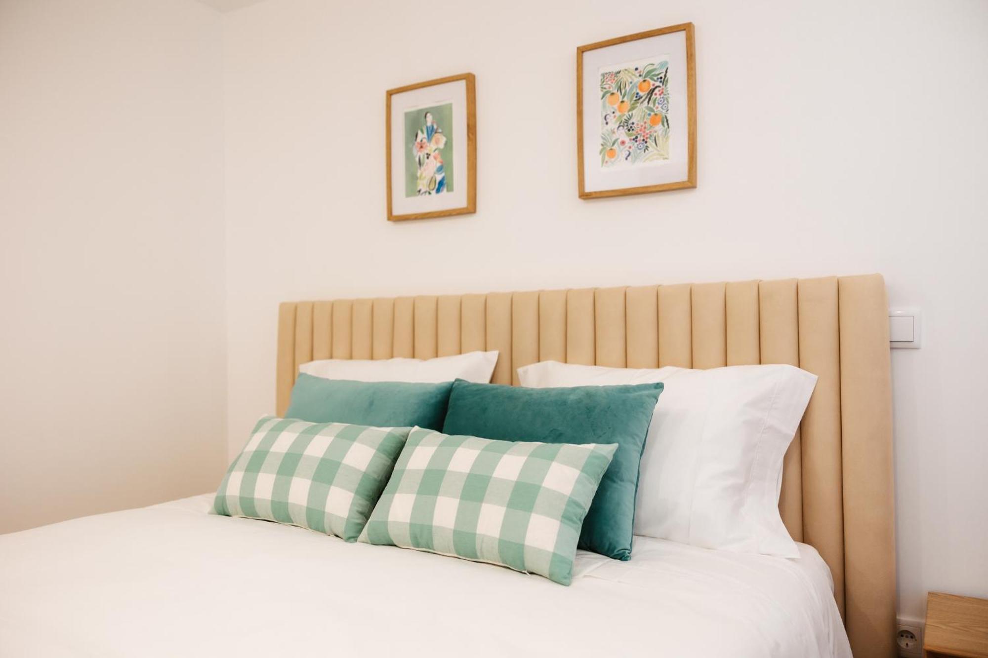 Alvarenga Apartments エクステリア 写真