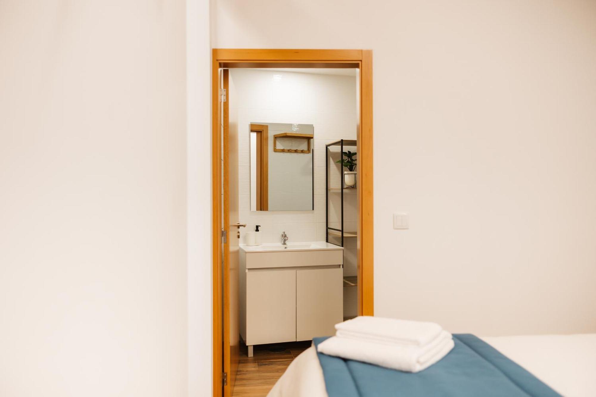 Alvarenga Apartments エクステリア 写真