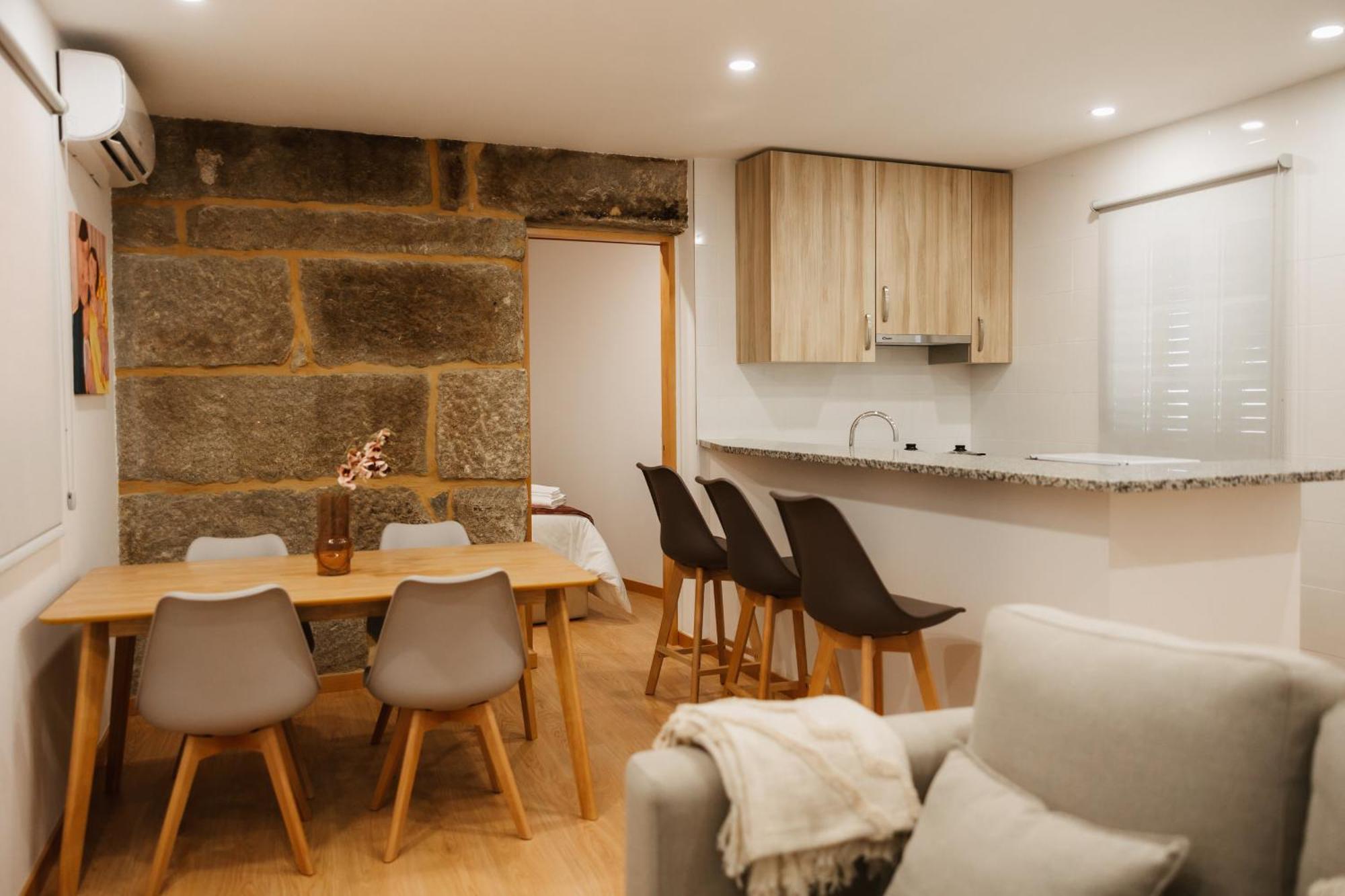 Alvarenga Apartments エクステリア 写真